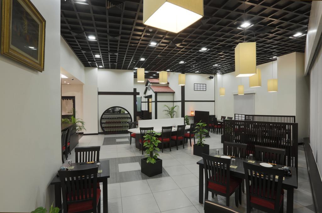 Galaxy Hotel & Spa Gurgaon Eksteriør billede